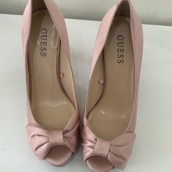 Guess Pink Satin Heels Size 9.5 - Picture 2 of 11